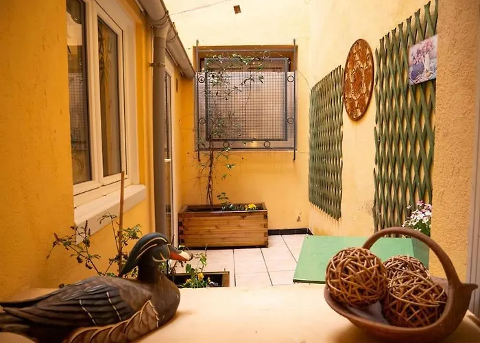 Lejlighed Oustal De Pape Le Calme Au Coeur De